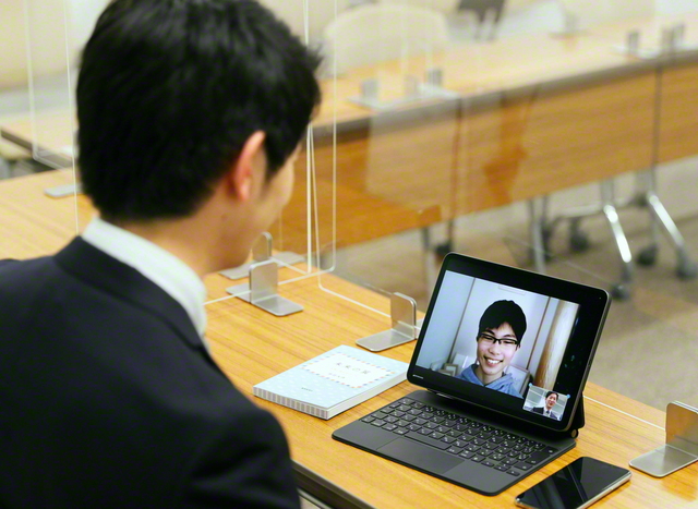 青森の友に励ましを送る利倉中等部長(12日)