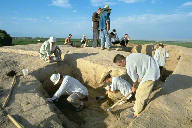 新 心のシルクロード 世界を結ぶ人間の絆 佐賀新聞社 新 心のシルク