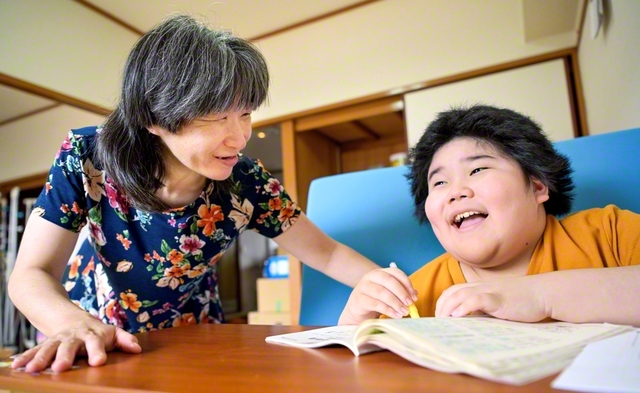 どんなことも「ヒデ君のためなら」と頑張ってきた中嶋さん㊧と英陽さん