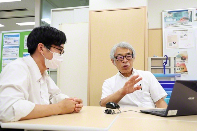 面談を何度も繰り返す中で、生徒は自分自身を見つめ直すことができる