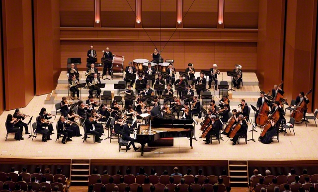 富士交響楽団の定期演奏会。アンコールでは、「森ケ崎海岸」「母」を奏でた（大田区民ホール・アプリコで）