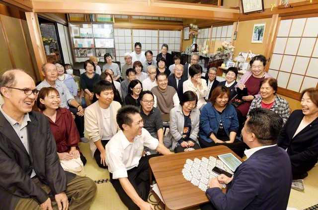 愛知堅塁総県の小牧圏・上之町支部の集い。堅塁魂を燃やして新しき広布の歴史をつくりゆく（21日、小牧市内で）