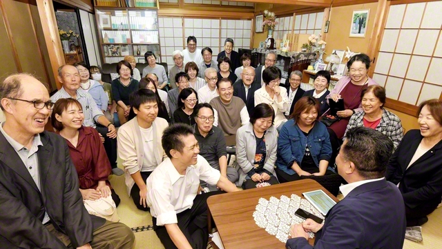 愛知堅塁総県の小牧圏・上之町支部の集い。堅塁魂を燃やして新しき広布の歴史をつくりゆく（21日、小牧市内で）
