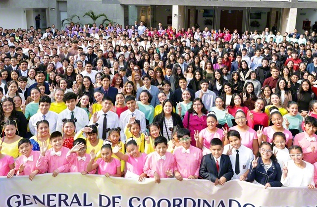 新しい人材の成長が目覚ましいペルーSGI。男女青年部は社会の各分野で奮闘しながら、広布の最前線で生き生きと学会活動に励む。各部一体で進める未来部育成も良き伝統だ