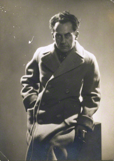 マン・レイ　「セルフ・ポートレイト」　1932年　東京富士美術館蔵