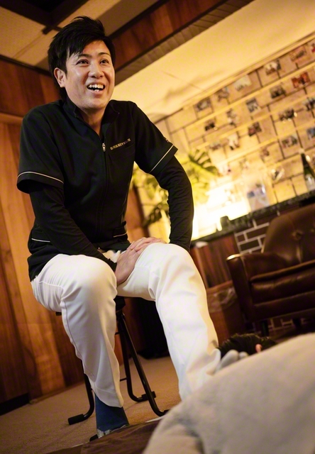 「仕事、何をされているんですか？」「夜遅くまで大変ですよね」。相手の小さな変化にも気を付けながら、心と体を癒やしていく