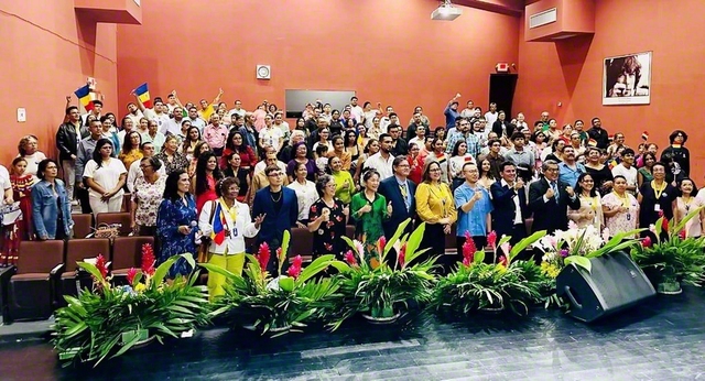 喜びあふれるニカラグアの総会。SGIの平和運動や同国の広布史を学んだ（マナグアで）