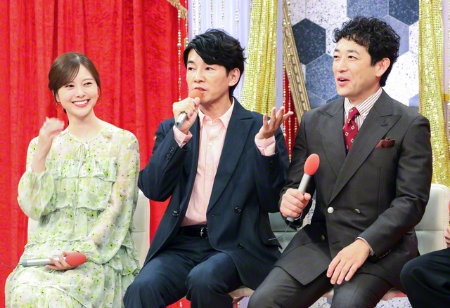 主演の藤木直人㊥