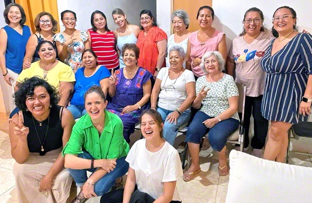 メキシコ婦人部の友が笑顔にあふれて