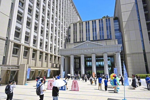 多彩な企画を通して創価大学の魅力を知ることができるオープンキャンパス(5月、東京・八王子市で)