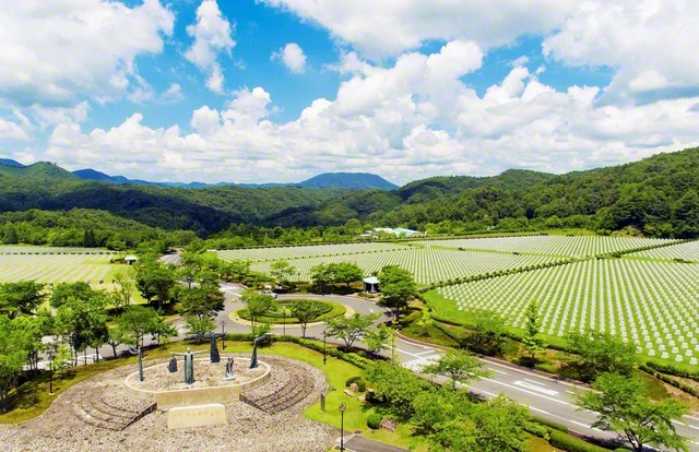 大自然に囲まれた中国平和記念墓地公園（広島・北広島町）