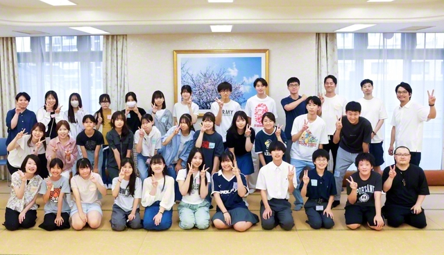 【東京・世田谷総区】企画会を終えた世田谷総区の友が笑顔で。自由な語らいに一段と友情が深まった（6月29日、東京池田記念講堂で）