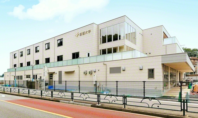 創大駅伝部の「白馬寮」。中庭やトレーニング室など充実した練習環境が魅力だ