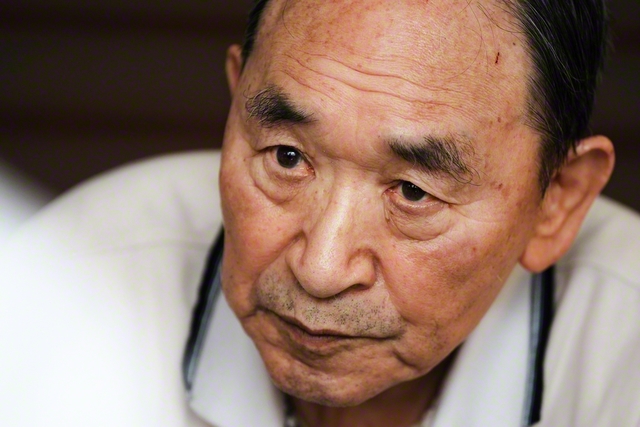 原爆への怒りと平和への願いが、その目に宿る。河野さんは「戦争は人間の心が生むんじゃけえの」と言った