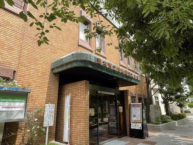 8月は夏休み企画「川端康成って知ってる？」を開催