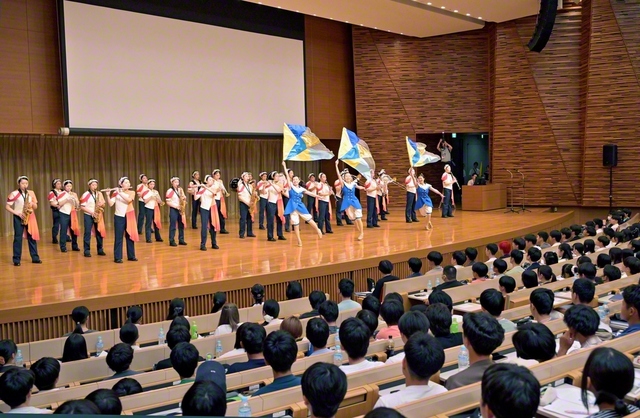 富士鼓笛隊が記念の演技・演奏を披露