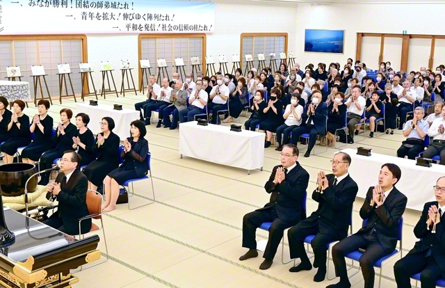 戦争と核なき世界の実現へ、不戦の誓いを新たにした「世界平和祈願勤行法要」（長崎平和会館で）