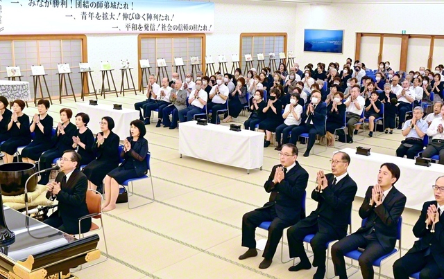 戦争と核なき世界の実現へ、不戦の誓いを新たにした「世界平和祈願勤行法要」（長崎平和会館で）