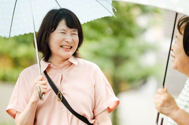 「地獄のような日々からパッと解放されて、今は希望の方が大きくなっています」と南濵さん。自然と笑顔があふれてくる