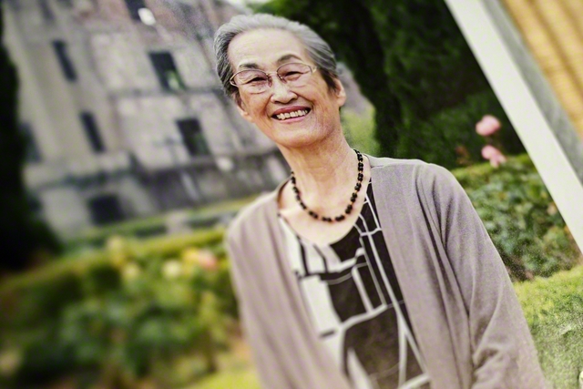 母・幸枝さんの写真。亡くなる直前、土本さんが病室でミカンを渡すと「体を起こして、おいしそうに食べてくれた」
