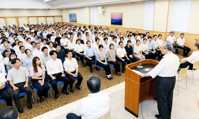 「聖教新聞創刊原点の日」を記念する集い。師弟の言論城から新たな広布の波を起こすことを約し合った（世界聖教会館で）