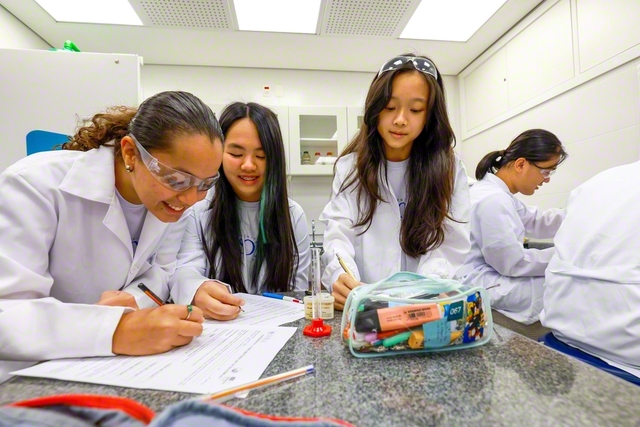 実験室で。どんな結果に？