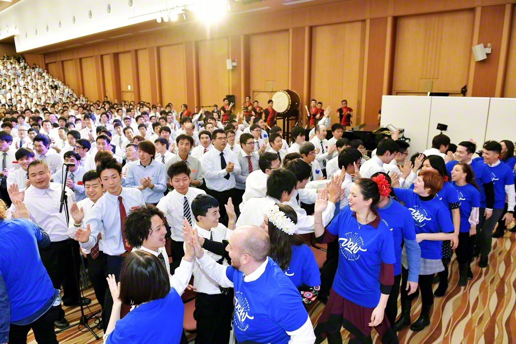 2018年12月、欧州と東北の青年部の代表が一堂に会して行われた青年友好総会（仙台市の東北文化会館で）