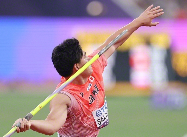 男子やり投げ予選で健闘した﨑山選手（17日、国立競技場＝時事）