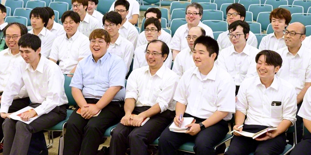学会厳護の精神を確認し合った第1・第3新潟総県の牙城会（21日、新潟池田文化会館で）