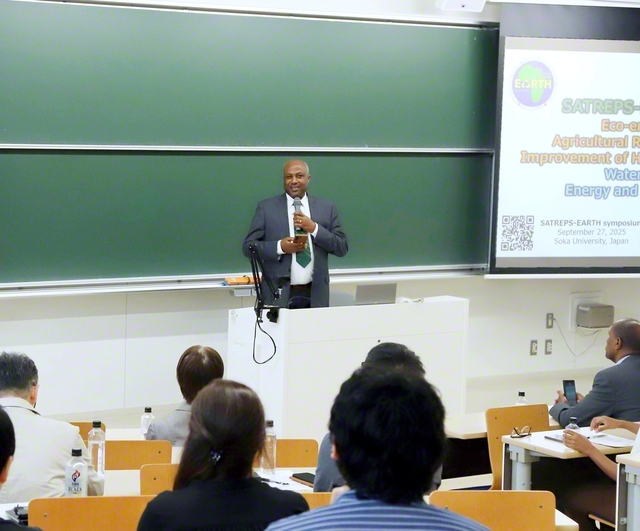 国際共同研究のシンポジウム。プロジェクトに関する学生の研究発表も行われた（創大中央教育棟で）