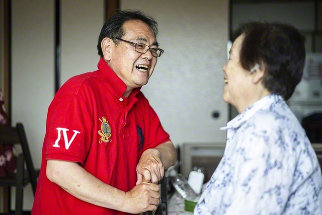 伊藤さん㊧は母・まつ子さんのケアマネとして関わり、「一番近くで親孝行できる僕は、幸せ者です」と。二度とない経験が“宝”になると確信し、今日も寄り添う