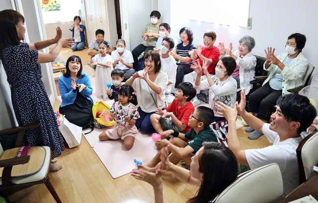 笑顔と決意あふれる座談会から下半期の活動を生き生きとスタート（今月、静岡）