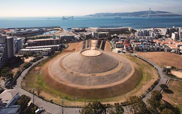 明石海峡大橋も一望できる隠れた絶景スポット（提供:神戸市文化財課）