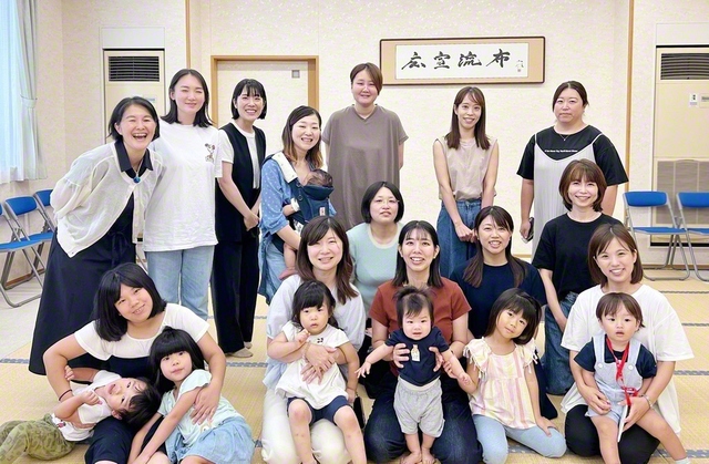 毎回、にぎやかな語らいが広がる立川王者本部