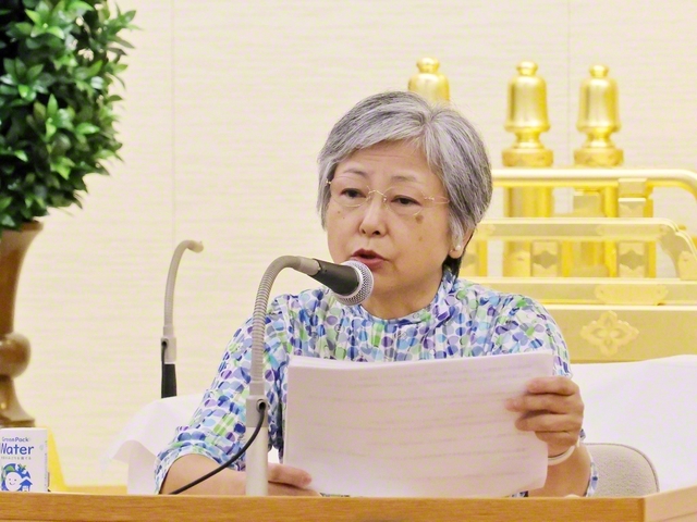母の被爆体験を語る近藤泉さん