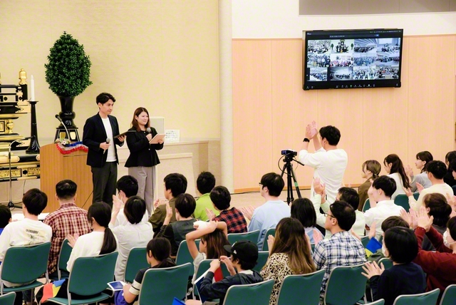 長野の松本平和会館での交流交歓会。フランスのメンバーは、パリのフランス創価仏教センターなどに集った