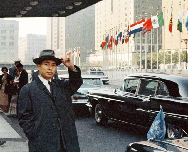 1960年10月、ニューヨークの国連本部を訪問した池田先生。第15回国連総会の本会議や委員会の議事を傍聴した先生は、独立間もないアフリカ諸国の代表が生き生きと討議に参加する姿を目の当たりにし、「“国連を通じて、より良い世界をつくり上げたい”との息吹」が伝わってきたと、その感動を「国連提言」につづっている