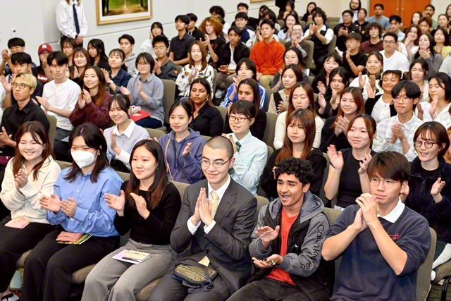 求道心あふれる南カリフォルニアの学生部の集い（オレンジ郡会館で）
