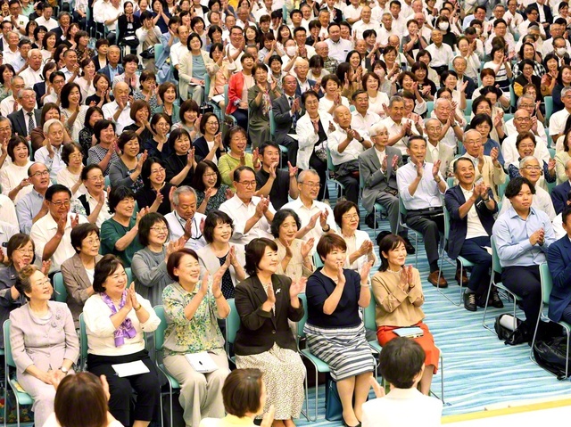 新生の心意気で出発した総兵庫の幹部会（神戸市の兵庫池田文化会館で）