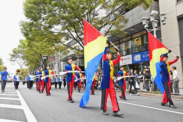 希望の妙音を届けた創価中部ファーストスターズ(19日、名古屋市内で)