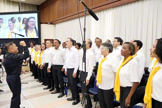 ブラジル池田交響合唱団が美しい歌声を響かせた(同)
