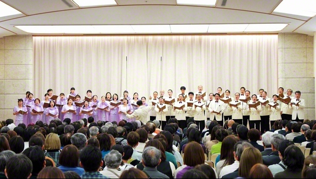 昨年12月に行われた創価合唱団のコンサート（金舞会館で）