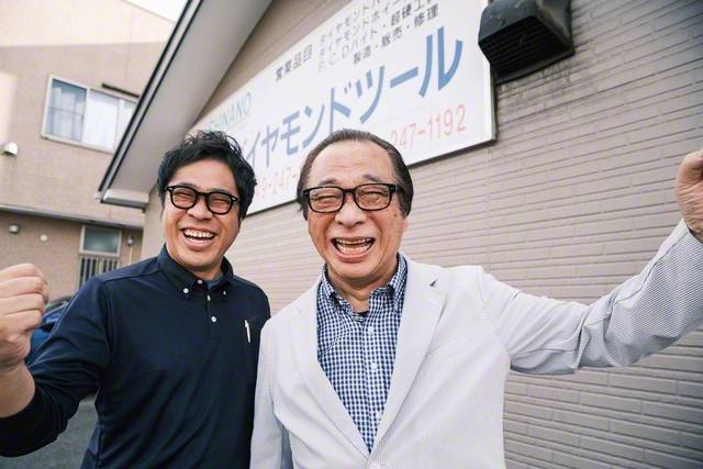 山口さん㊧は父・今朝二さんを「題目の人」という。父は、会社の経営難や母・実千代さんの病の快方を猛然と祈り、越えてきた