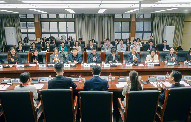 華中師範大学の交流会では日中双方の代表が両国の友好発展に向けた思いや取り組みを発表した(同)