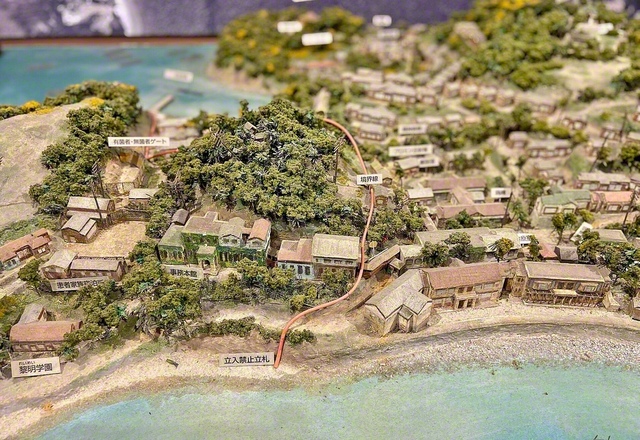 長島愛生園の歴史館にある1955年当時の園内全景を表した模型。高峰さん（仮名）が作った。境界線の右側が患者エリア、左側が職員エリアだった