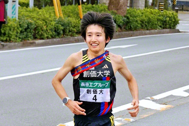 チームメートの思いを背負って力走する8区・山口選手