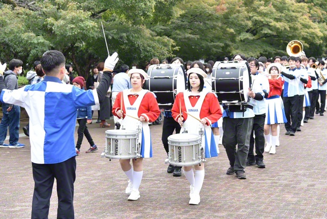 “文化の力で世界を平和に”と躍動する音楽隊、富士鼓笛隊（10月、甲府市で）