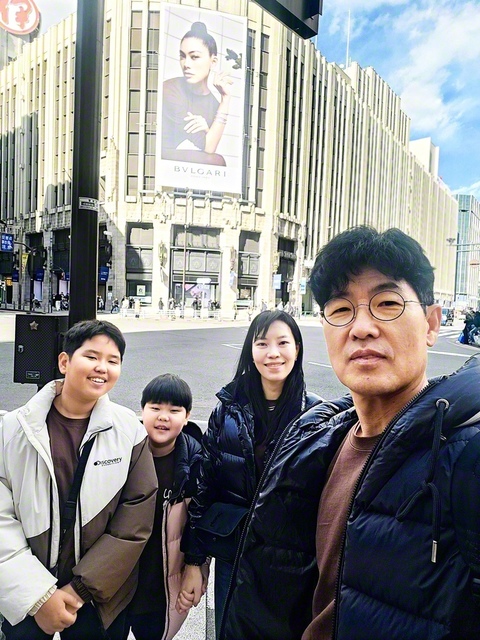 家族で日本を旅行した時の一枚（本人提供）