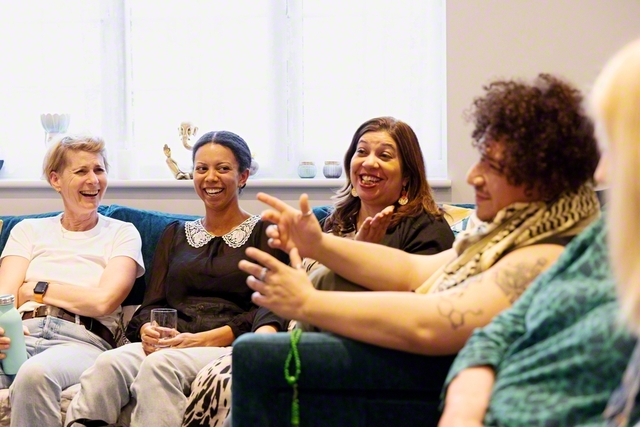 生まれも育ちも関係ない。式次第のない、楽しい“おしゃべり座談会”に皆、自然と笑みがこぼれる