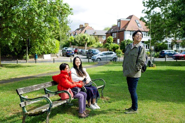 互いの近況に「良かったね！」「祈ってるよ！」。同志がいるから頑張れる。青年の熱と力が未来を変える